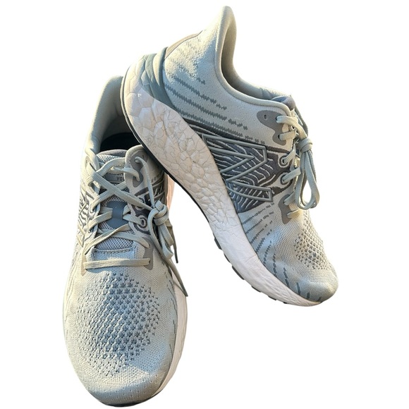 New Balance Men's X Vongo V5 Running Shoe
- 10.5- 4e Extra Wide Gently Used! - Picture 2 of 5
